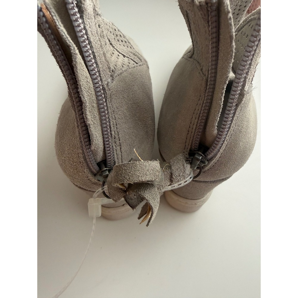 Sofft Womens Light Grey Suede Perforated Wedge Ankle Booties Zip Up‎ size 10 - Picture 11 of 11